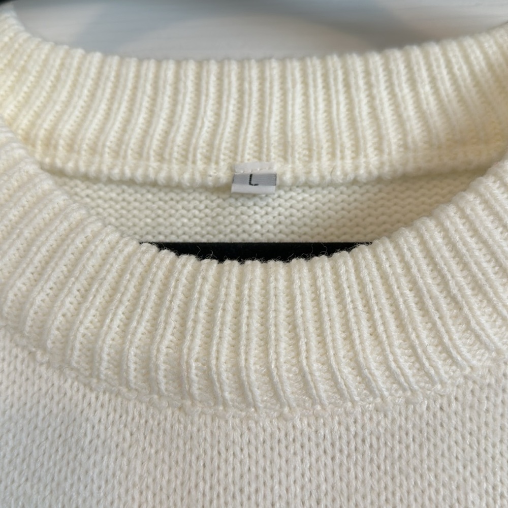 Cream Red Heart Sweater, Size L - Picture 5 of 6